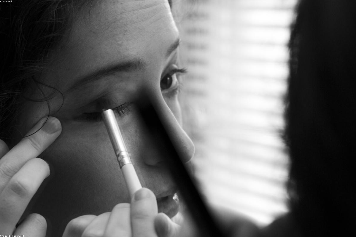 Gekinye vs DIY Lash Kits: Which Wispy Lash Clusters Win for Natural Look and Soft Thin Band? close-up detail