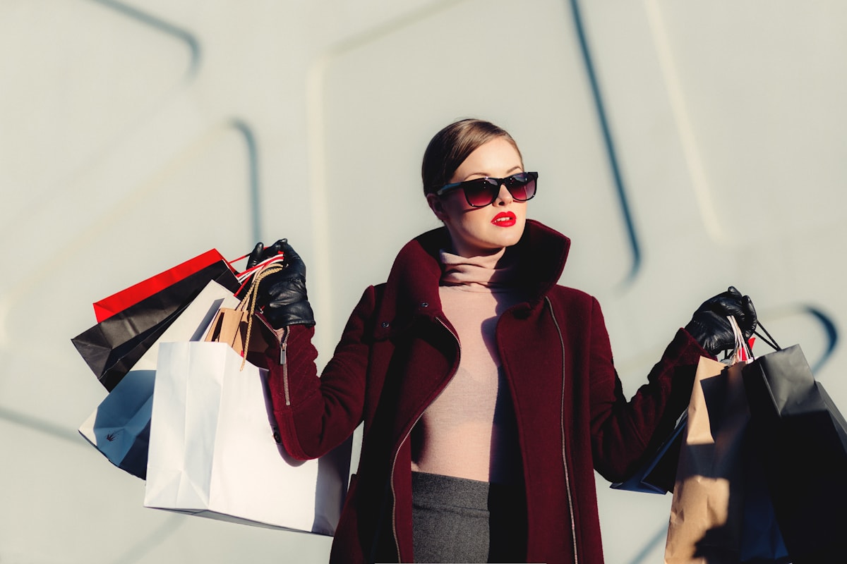 Create Seven Stylish Looks from a Small Wardrobe Capsule Guide