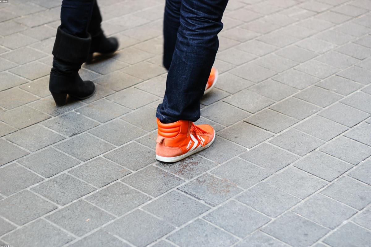 Jevvu Suede Shoe Cleaner Kit vs Sneaker Cleaner: Which All-in-One Shoe Care Solution Wins for Leather and Nubuck?